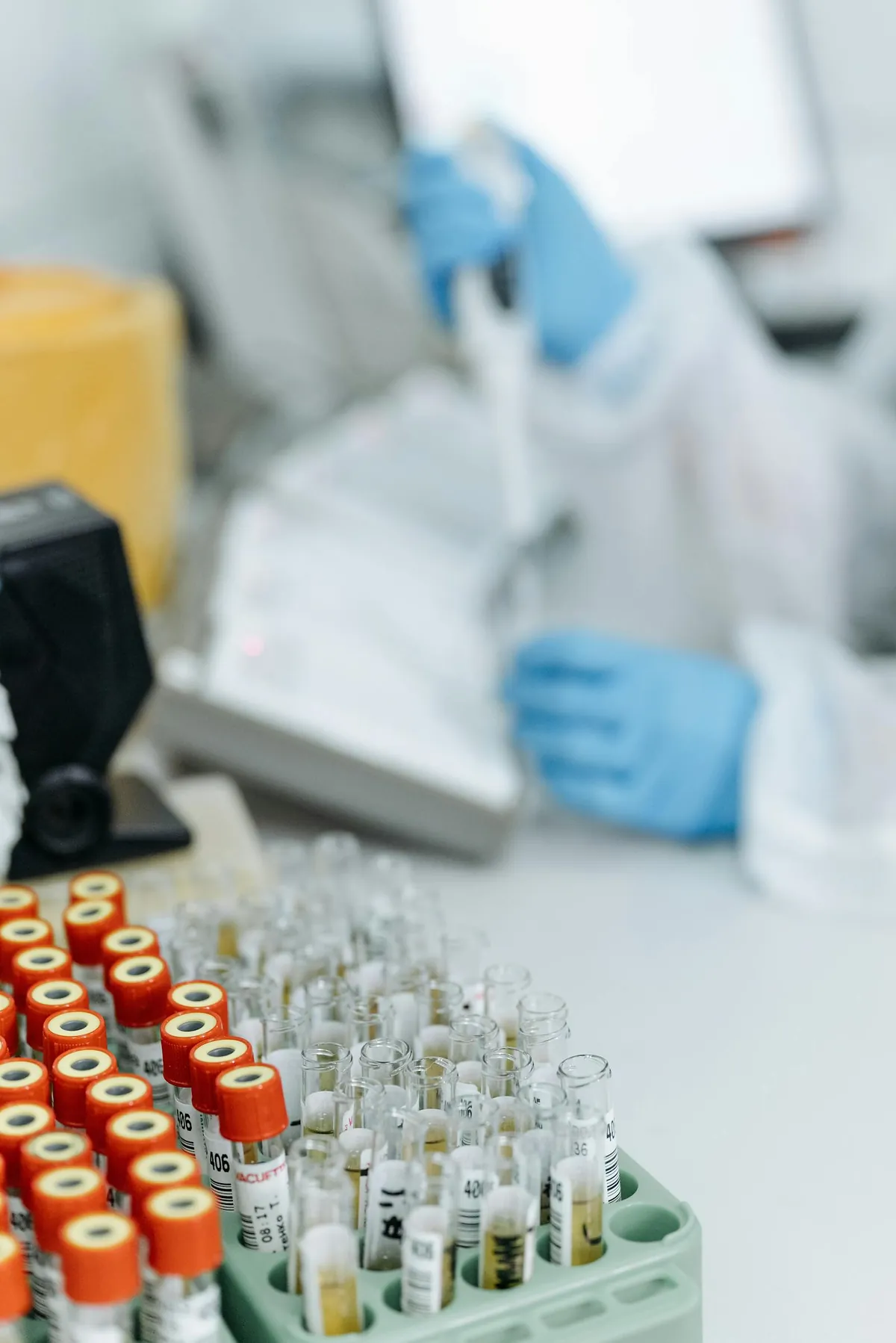 Laboratory sample analysis